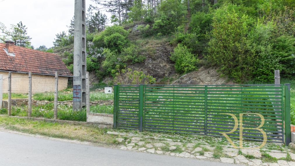 NA PREDAJ _stavebný pozemok_Národný park_ Színpetri