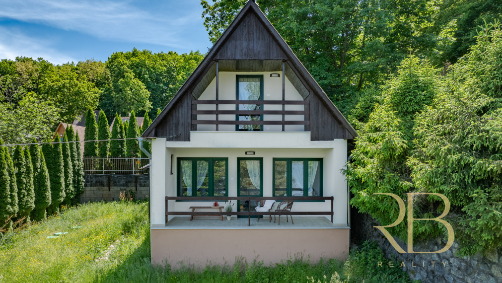 NA PREDAJ _Dizajnová chata_komplet_rekonšt._ Rakaca