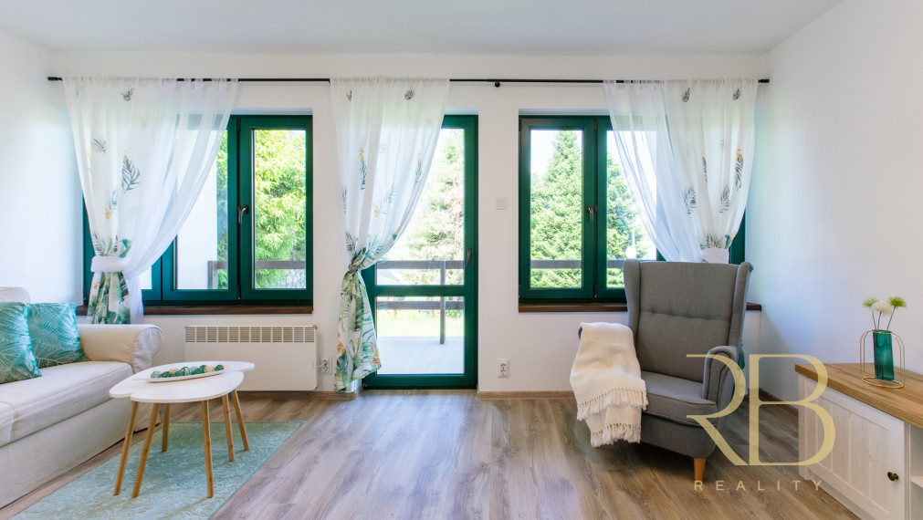 NA PREDAJ _Dizajnová chata_komplet_rekonšt._ Rakaca