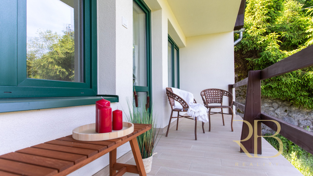 NA PREDAJ _Dizajnová chata_komplet_rekonšt._ Rakaca