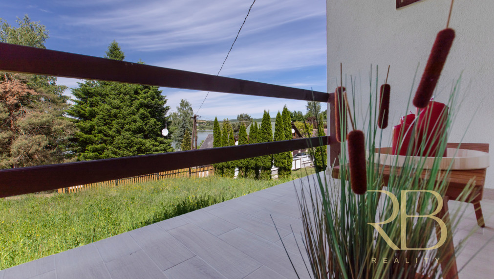 NA PREDAJ _Dizajnová chata_komplet_rekonšt._ Rakaca