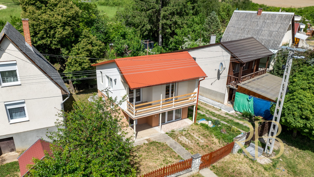 NA PREDAJ _rekreačný dom_ 3 iz. _komplet rekonšt._Rakaca