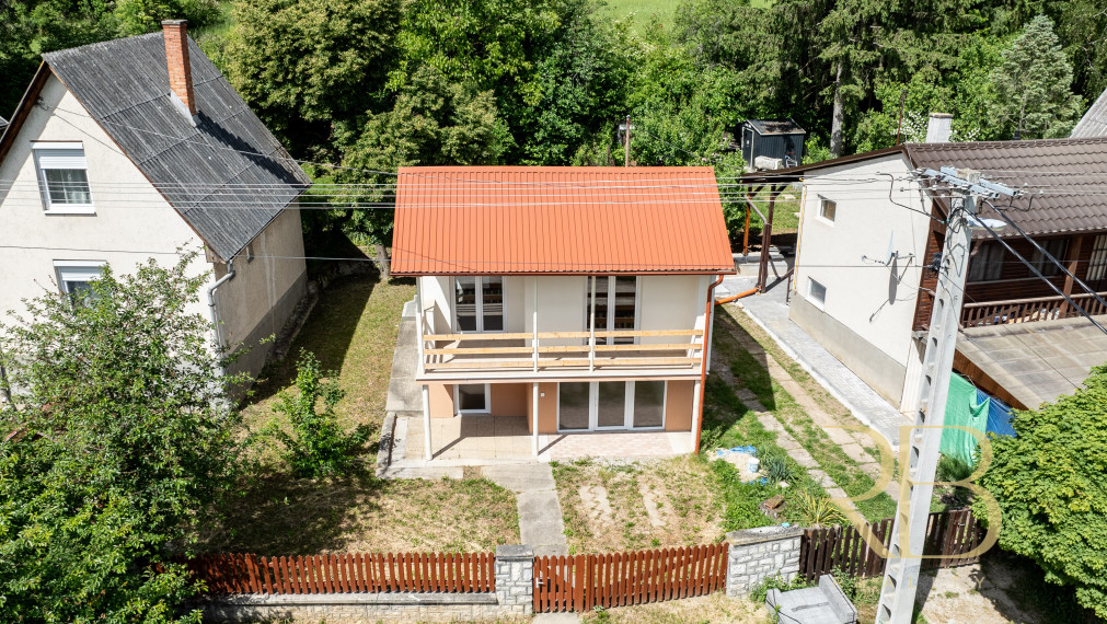 NA PREDAJ _rekreačný dom_ 3 iz. _komplet rekonšt._Rakaca