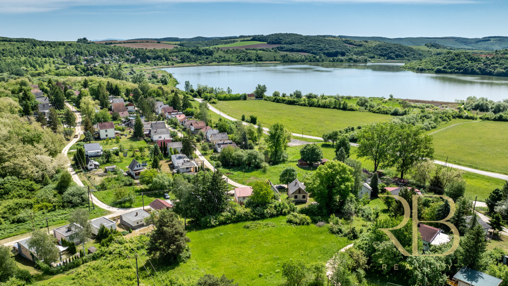 NA PREDAJ _rekreačný dom_ 3 iz. _komplet rekonšt._Rakaca