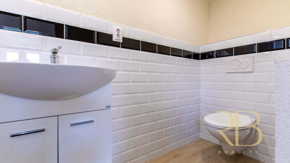 NA PREDAJ _rekreačný dom_ 3 iz. _komplet rekonšt._Rakaca