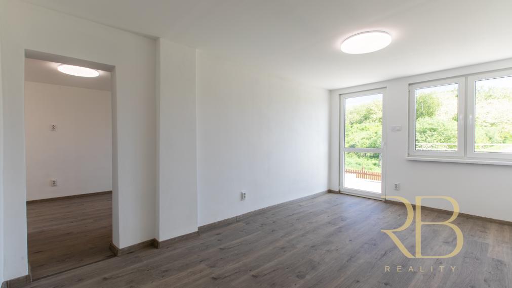 NA PREDAJ _dom pri jazere Rakaca_2 iz._komplet. rekonštrukcia