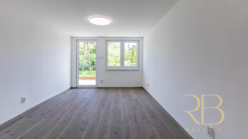 NA PREDAJ _dom pri jazere Rakaca_2 iz._komplet. rekonštrukcia