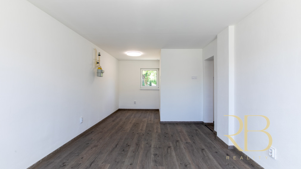 NA PREDAJ _dom pri jazere Rakaca_2 iz._komplet. rekonštrukcia