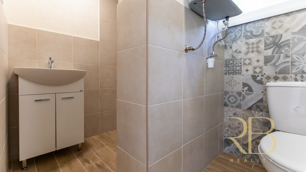 NA PREDAJ _dom pri jazere Rakaca_2 iz._komplet. rekonštrukcia