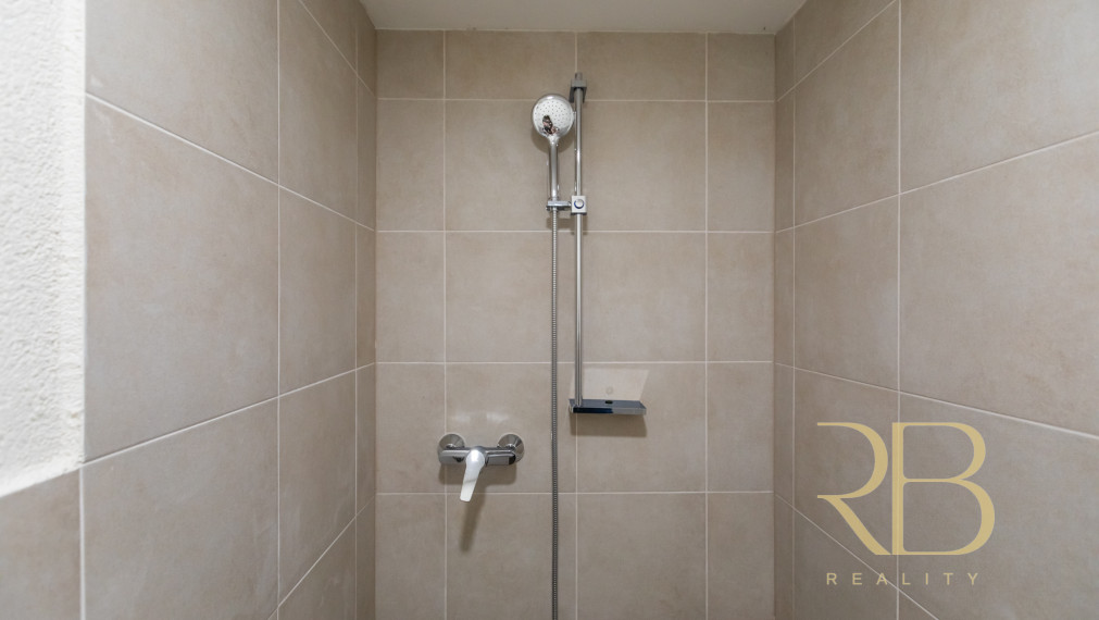 NA PREDAJ _dom pri jazere Rakaca_2 iz._komplet. rekonštrukcia