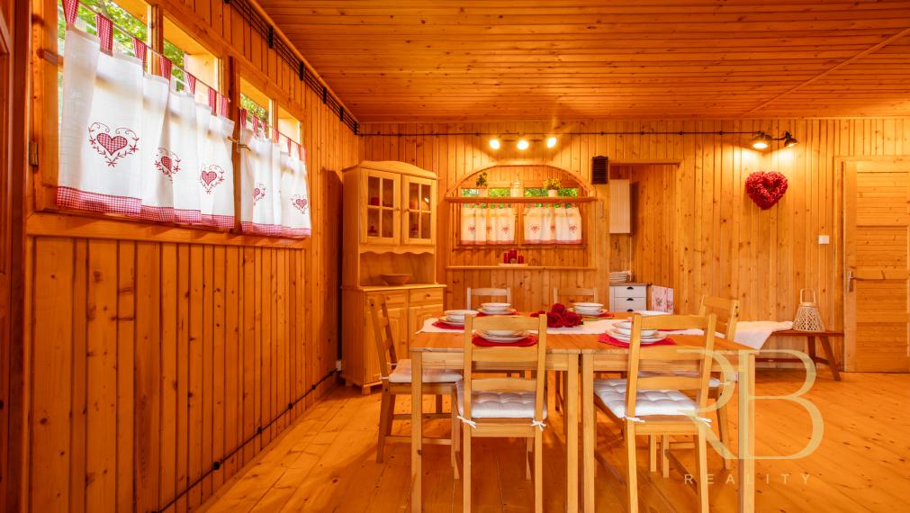 NA PREDAJ _autentická chalupa pri jazere Rakaca