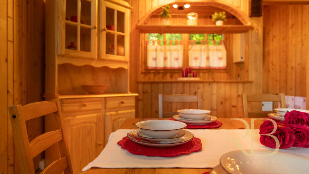 NA PREDAJ _autentická chalupa pri jazere Rakaca