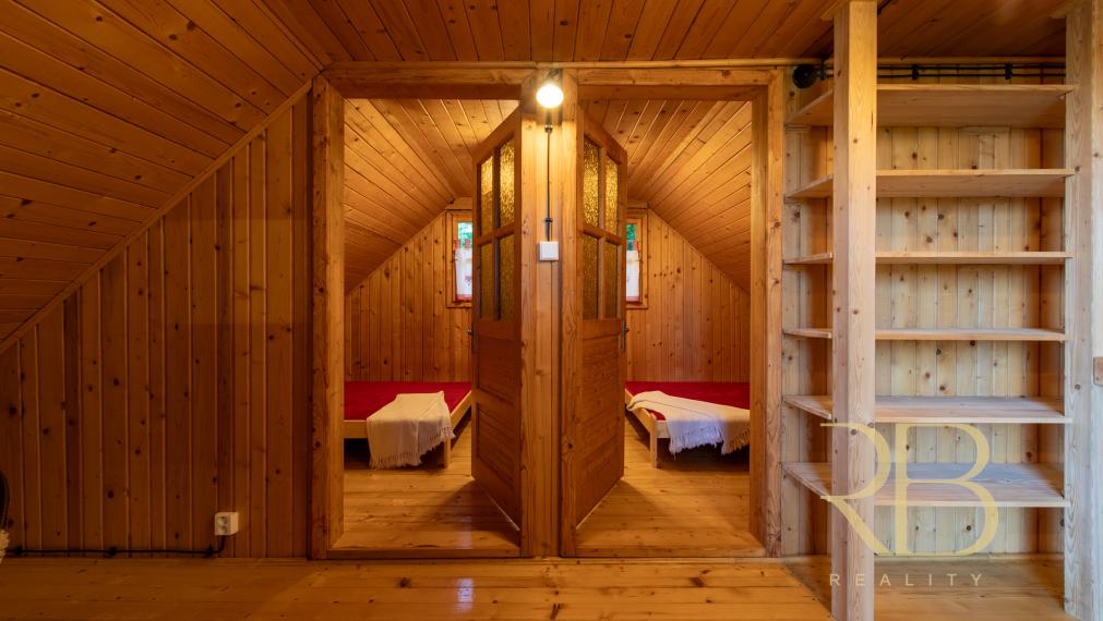 NA PREDAJ _autentická chalupa pri jazere Rakaca