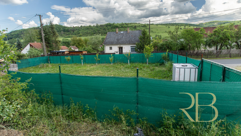 NA PREDAJ _ pozemok v národnom parku obce Szinpetri