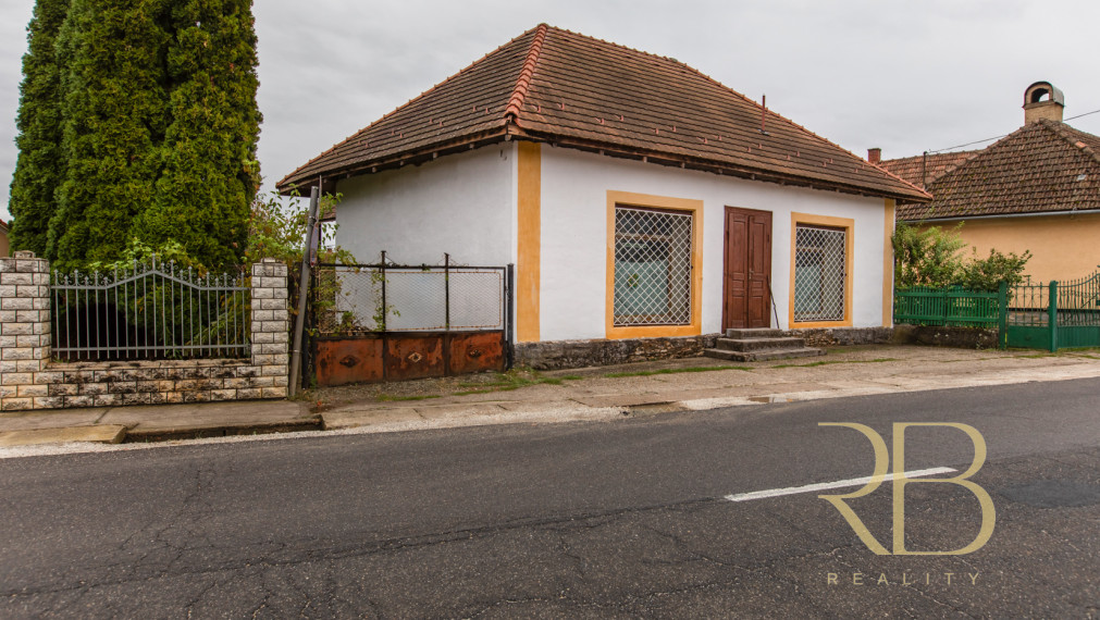 NA PREDAJ _ Rodinný dom v prostredí maďarského vidieka
