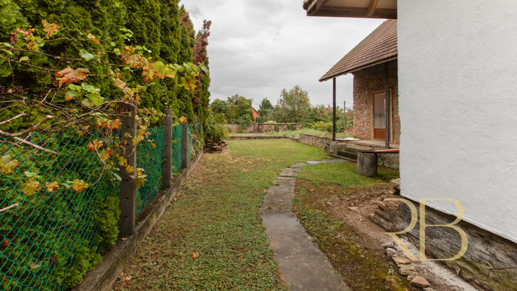 NA PREDAJ _ Rodinný dom v prostredí maďarského vidieka