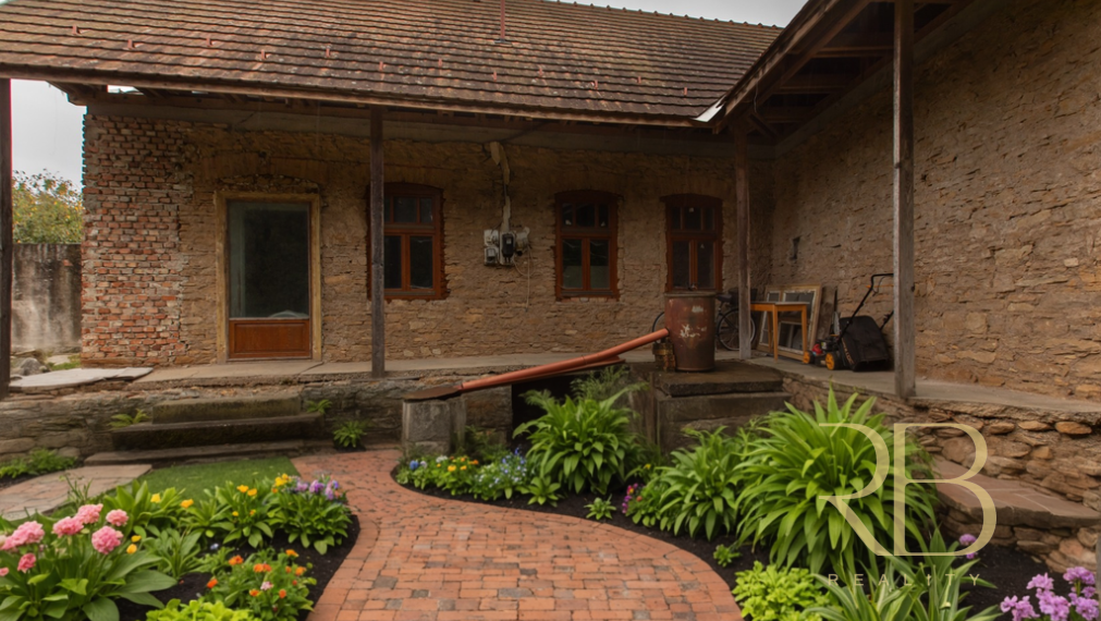 NA PREDAJ _ Rodinný dom v prostredí maďarského vidieka