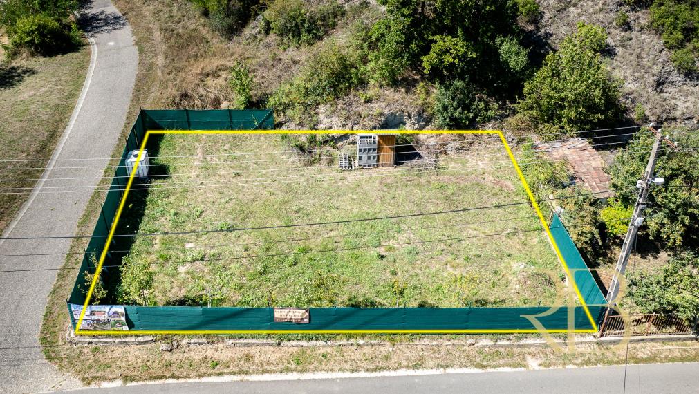 NA PREDAJ _ pozemok v národnom parku obce Szinpetri