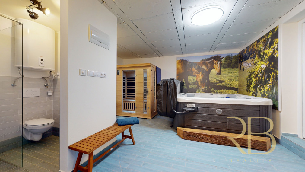 NA PREDAJ _ vidiecky dom_Národný park Aggtelek _ s  WELLNES ZÓNOU