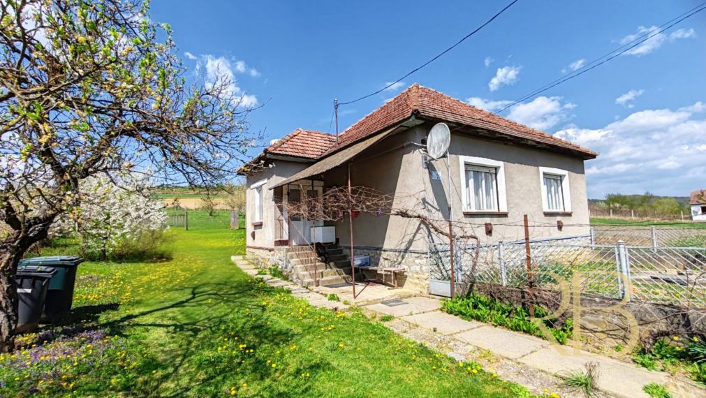 NA PREDAJ _ 2 iz. vidiecky dom _  plne funkčný _ pozemok 1153 m² _ obec Martonyi