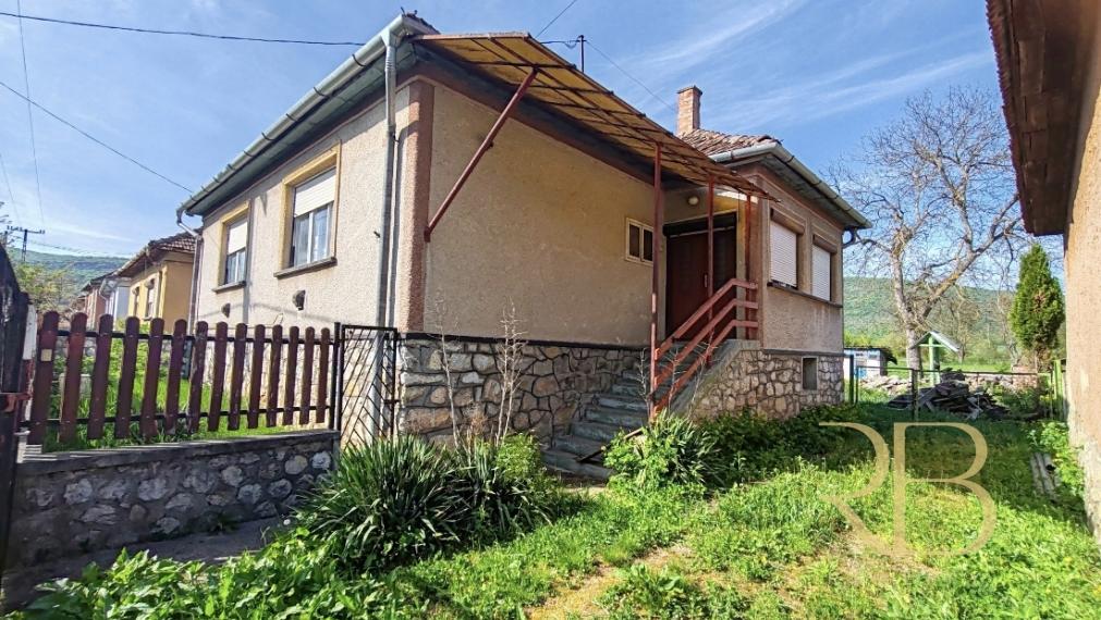 NA PREDAJ _ 3 izb. _ RD _ pozemok 2052 m² _ obec Bódvaszilas