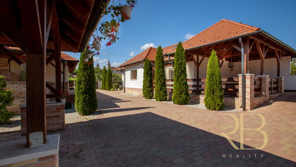 NA PREDAJ _ Penzión s wellness zónou pri jazere_ Meszes