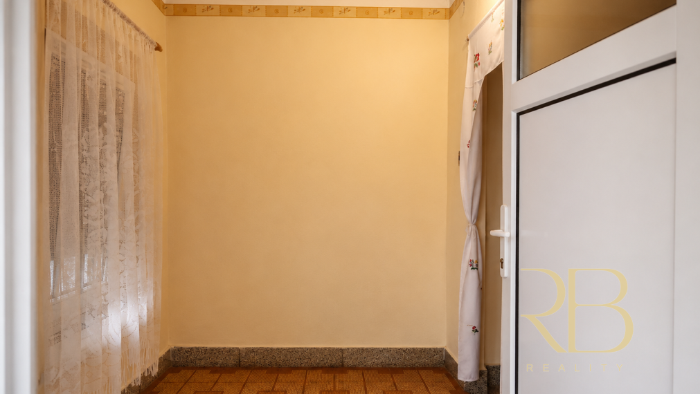 NA PREDAJ_ tradičný vidiecky dom_  pozemok 2172 m²_Martonyi_