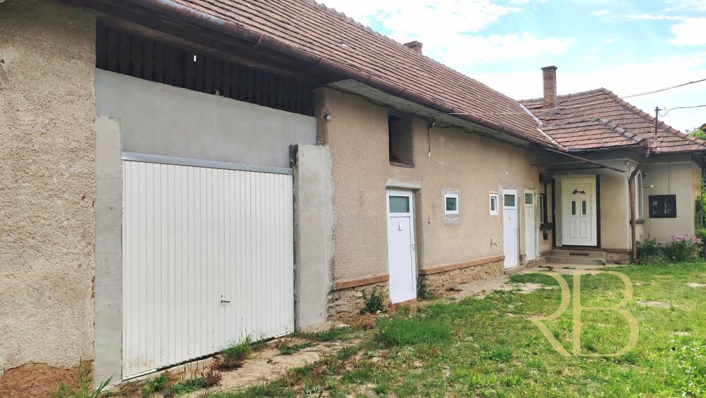 NA PREDAJ _ 2 izb. _ RD _ pozemok 900 m² _ obec Bódvaszilas
