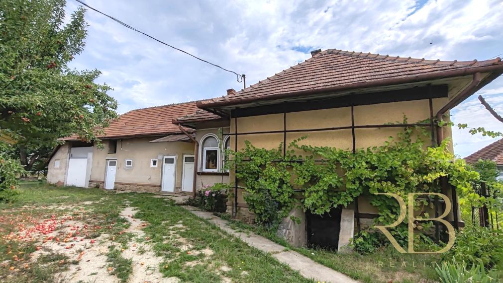 NA PREDAJ _ 2 izb. _ RD _ pozemok 900 m² _ obec Bódvaszilas