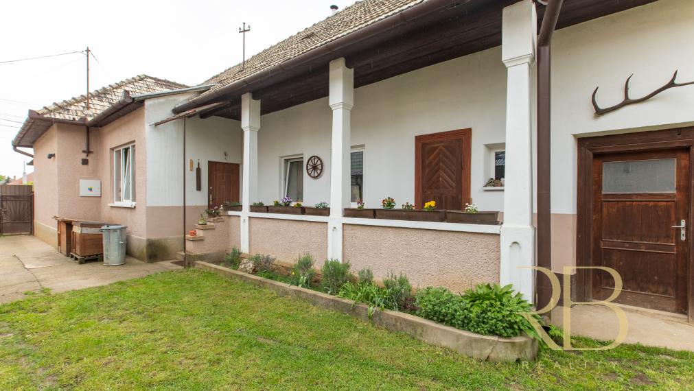 NA PREDAJ _ 3.iz.RD s ateliérom a ďalším zázemím _ Drienovec