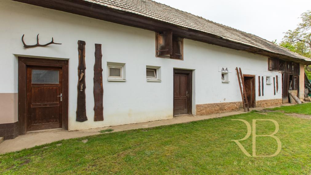 NA PREDAJ _ 3.iz.RD s ateliérom a ďalším zázemím _ Drienovec