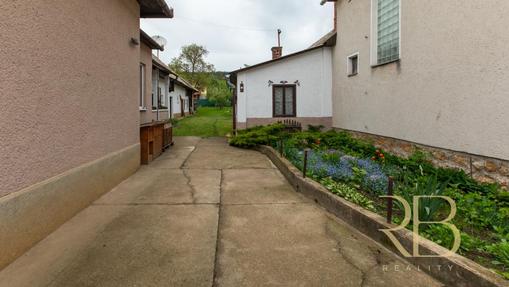 NA PREDAJ _ 3.iz.RD s ateliérom a ďalším zázemím _ Drienovec