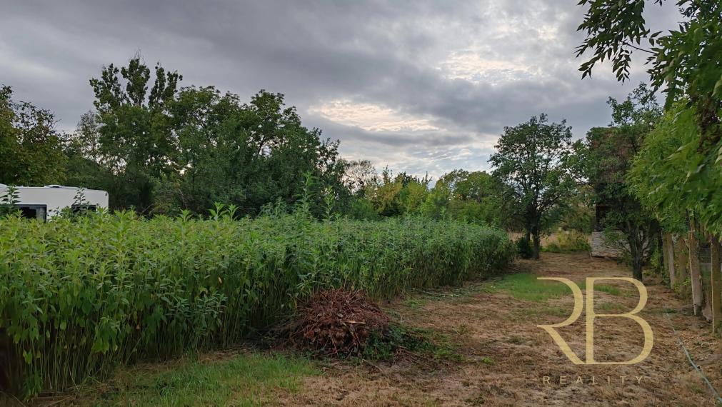 MAĎARSKO _3iz. RD _ pozemok 1815m²_ Bódvarákó v blízkosti Rákocziho jaskyne