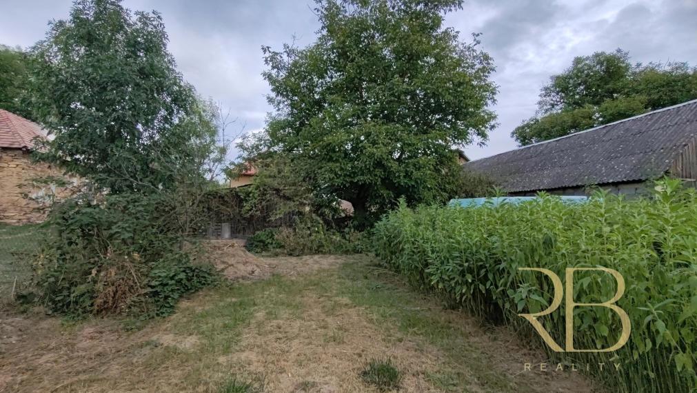 MAĎARSKO _3iz. RD _ pozemok 1815m²_ Bódvarákó v blízkosti Rákocziho jaskyne
