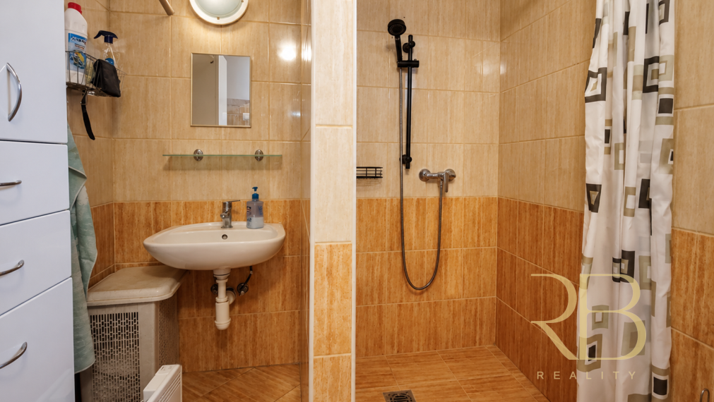 MAĎARSKO _3iz. RD _ pozemok 1815m²_ Bódvarákó v blízkosti Rákocziho jaskyne