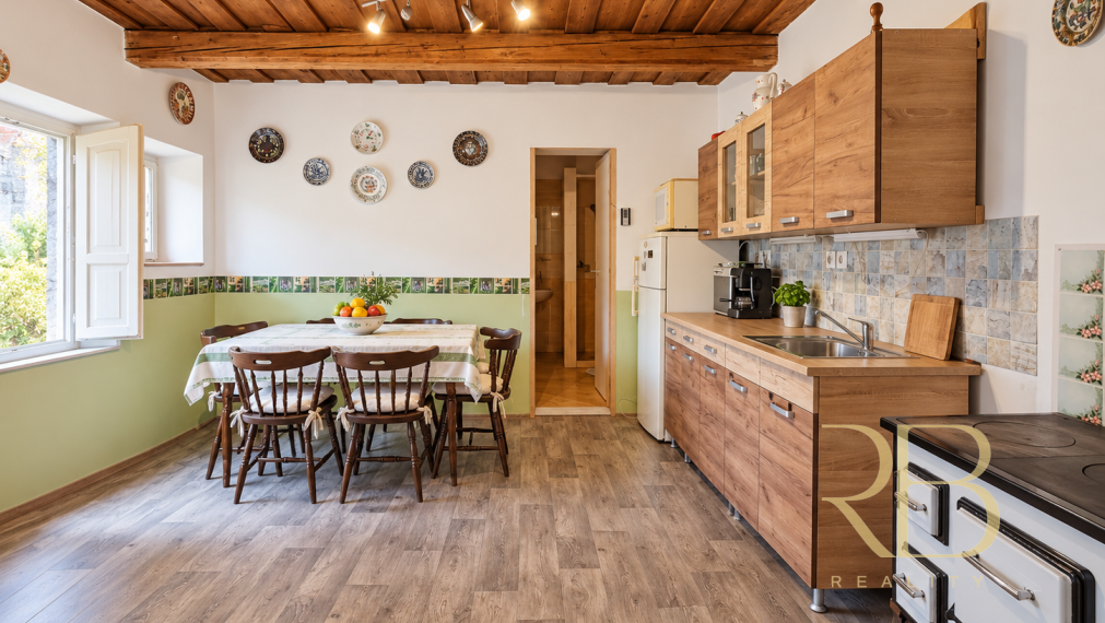 MAĎARSKO _3iz. RD _ pozemok 1815m²_ Bódvarákó v blízkosti Rákocziho jaskyne