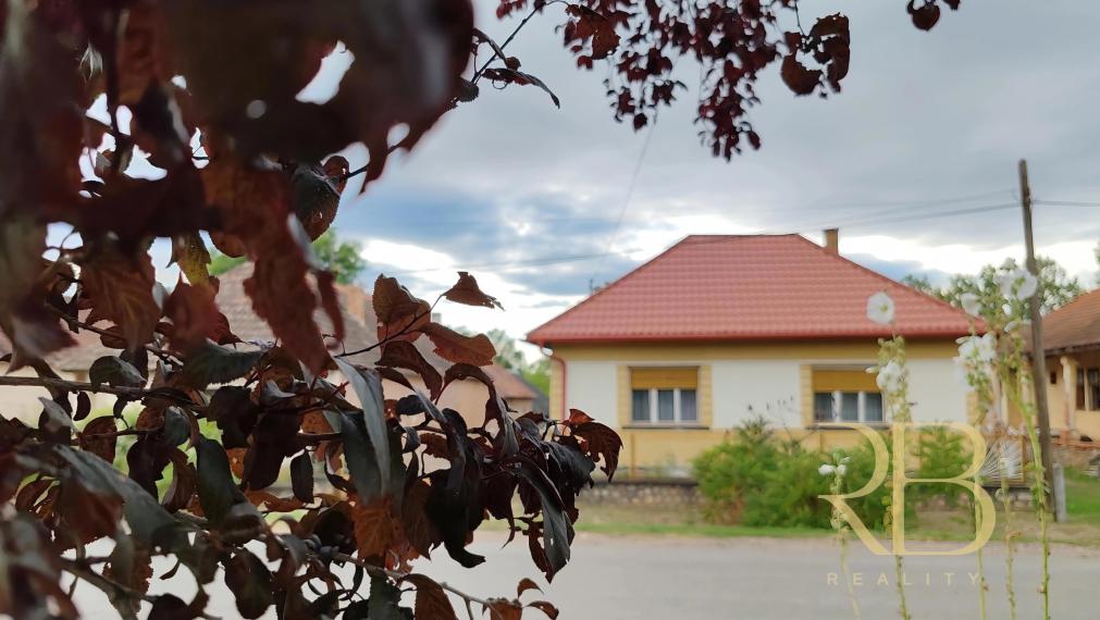 MAĎARSKO _3iz. RD _ pozemok 1815m²_ Bódvarákó v blízkosti Rákocziho jaskyne