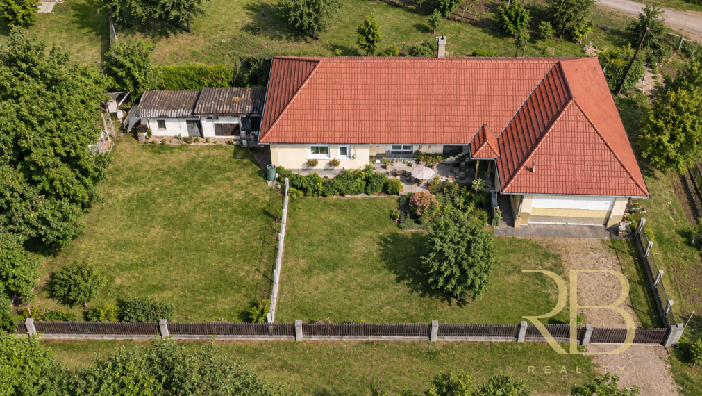 MAĎARSKO _3iz. RD _ pozemok 1815m²_ Bódvarákó v blízkosti Rákocziho jaskyne