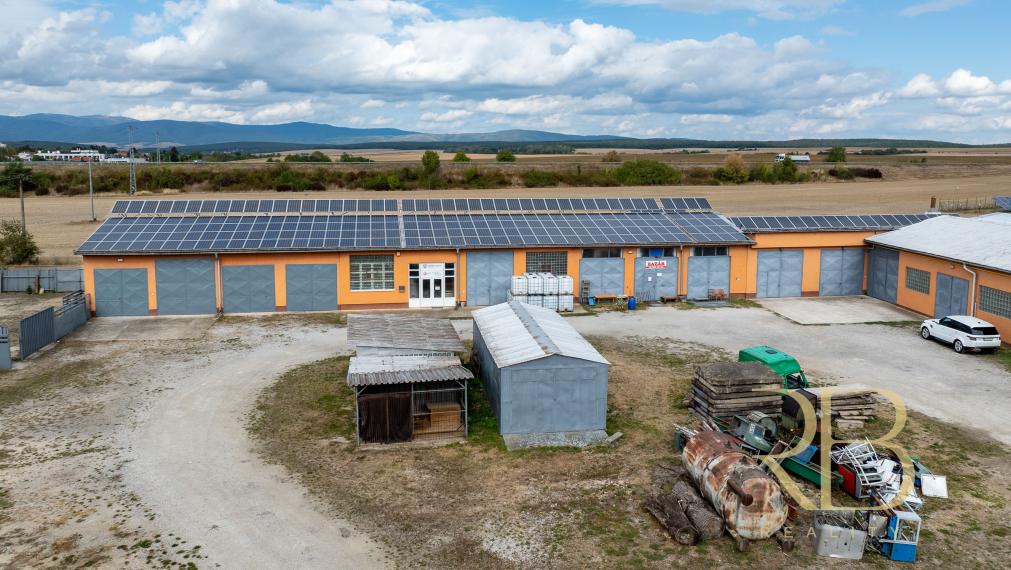 NA PREDAJ _ INVESTIČNÝ KOMERČNÝ AREÁL +tenisový kurt + NOVOSTAVBA RD