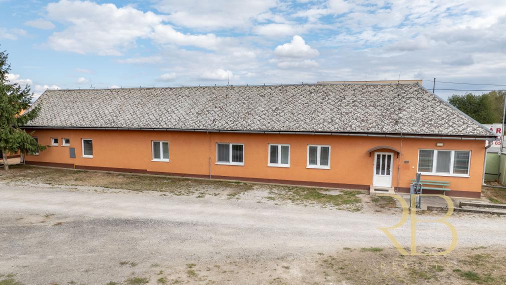 NA PREDAJ _ INVESTIČNÝ KOMERČNÝ AREÁL +tenisový kurt + NOVOSTAVBA RD