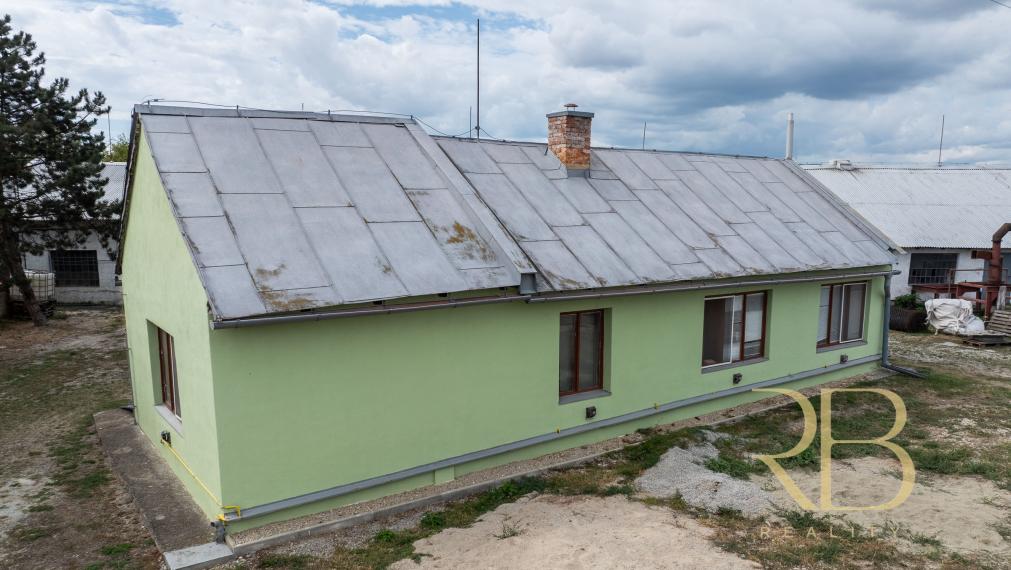 NA PREDAJ _ INVESTIČNÝ KOMERČNÝ AREÁL +tenisový kurt + NOVOSTAVBA RD