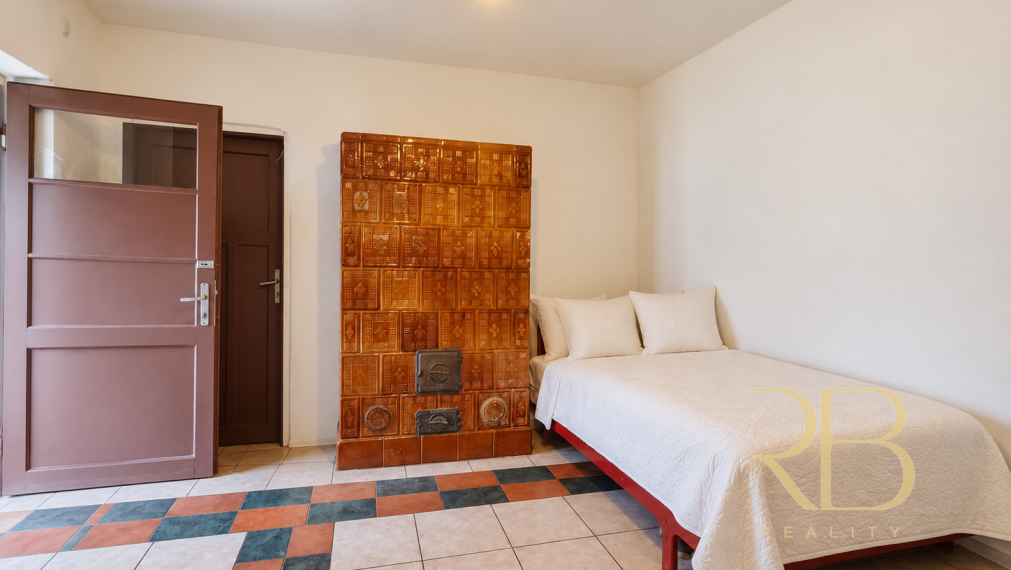 MAĎARSKO _4 iz. RD + malý dom _ pozemok 1568m²_ Tornabarakony