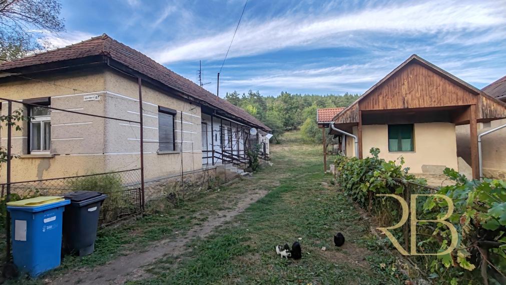 MAĎARSKO _4 iz. RD + malý dom _ pozemok 1568m²_ Tornabarakony