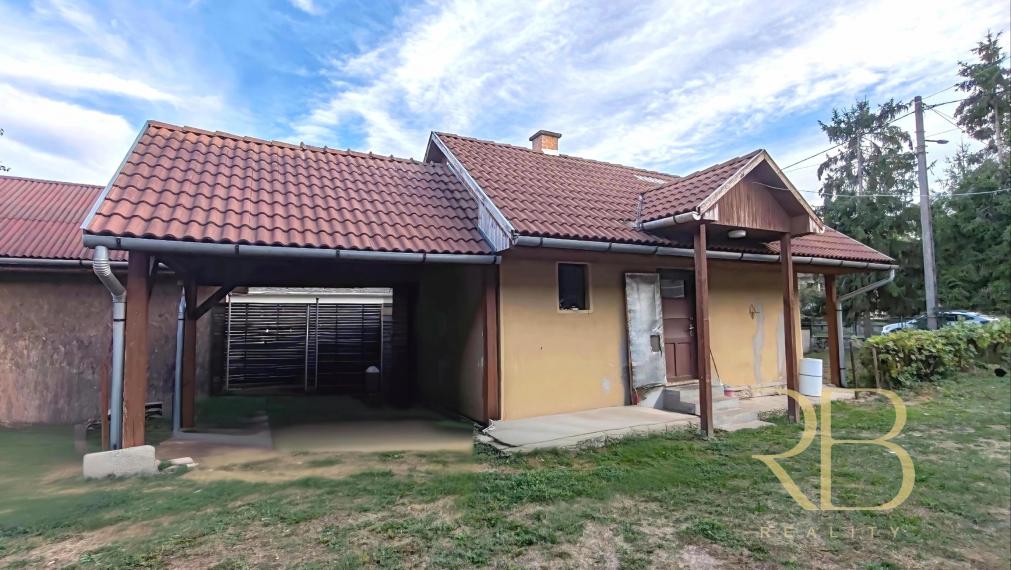 MAĎARSKO _4 iz. RD + malý dom _ pozemok 1568m²_ Tornabarakony